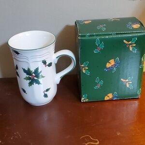Mikasa French Countryside Holiday Holly Cappuccino Mug